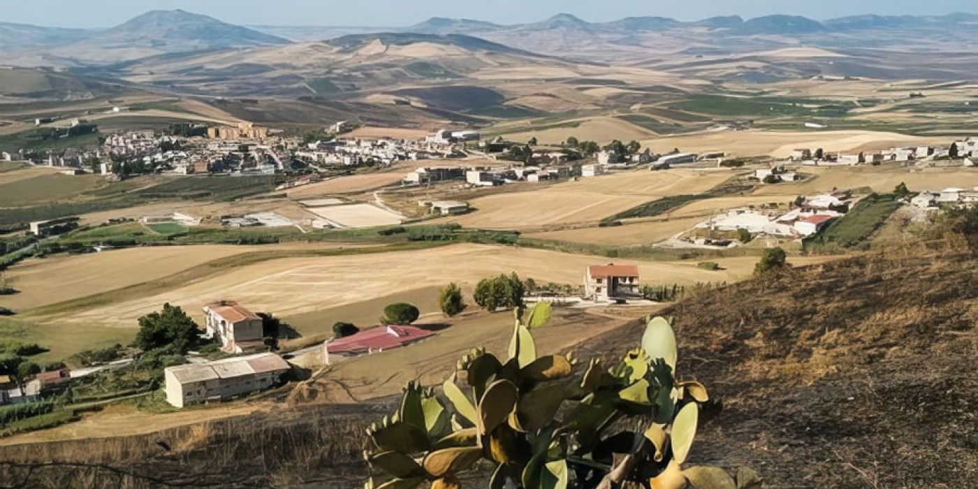 Cultivating epistemic resilience in Sicily (Italy): Exploring desertification through senses, practices, and connections